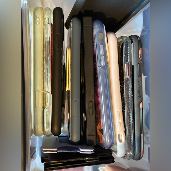 iPhone 11 cases bundle - Picture 2 of 2